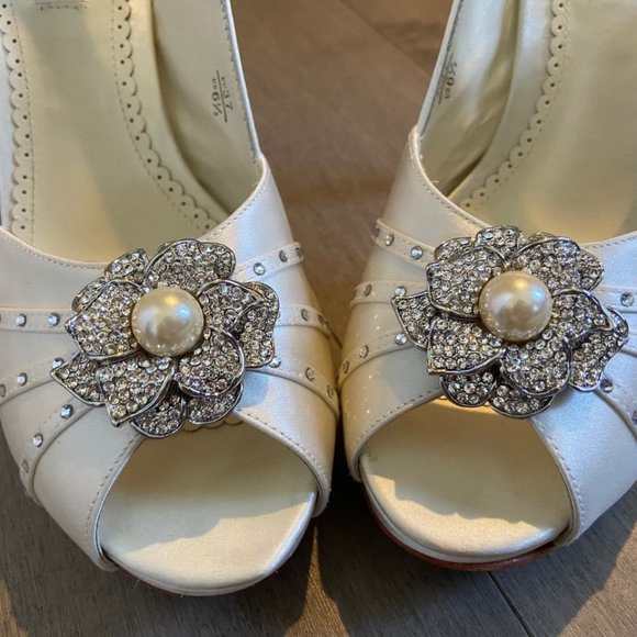 Benjamin Adams Bridal Shoes DITA Ivory Duchess Swarovski Crystal Size 6.5 - Picture 7 of 7